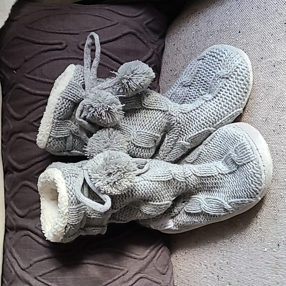 Flirtitude Sweater Booties Size 6.5-7.5